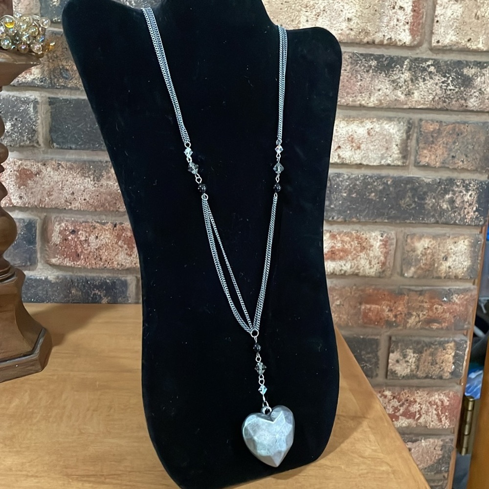 Y2K Triple strand AB beaded necklace with 3D Heart Pendant - Picture 5 of 6